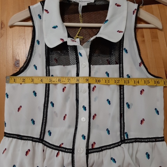 BCBGeneration White Dress Blue Pink Parrot Print Size S NWT - Picture 14 of 16